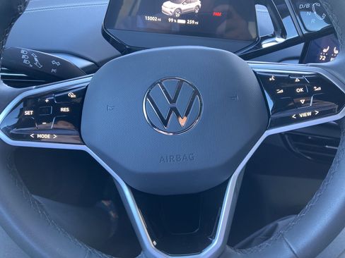 Used 2023 Volkswagen ID.4 Pro image 17