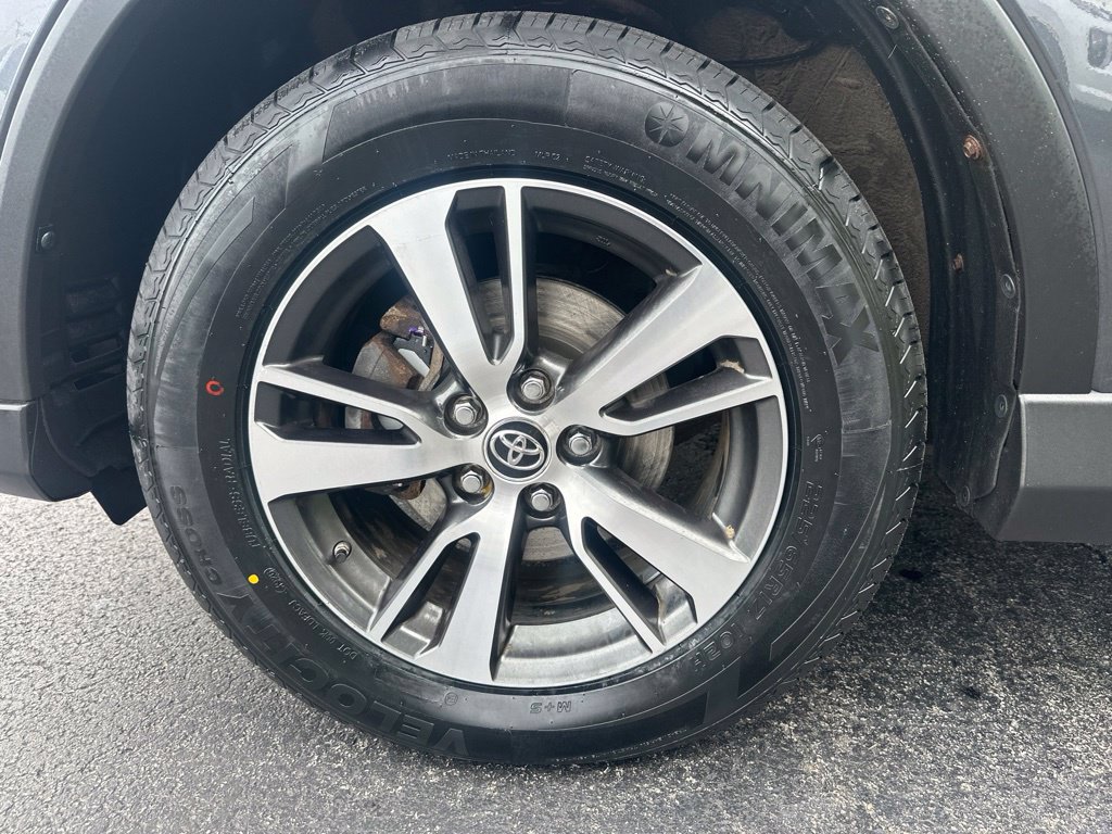 Used 2016 Toyota RAV4 XLE AWD/4WD image 10