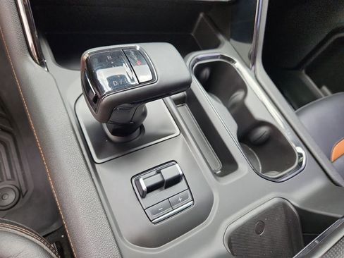 Used 2025 GMC Sierra 1500 AT4 w/ AT4 Premium Package AWD/4WD image 21