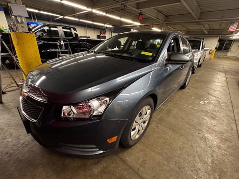 Used 2012 Chevrolet Cruze LS w/ Connectivity Package FWD image 2