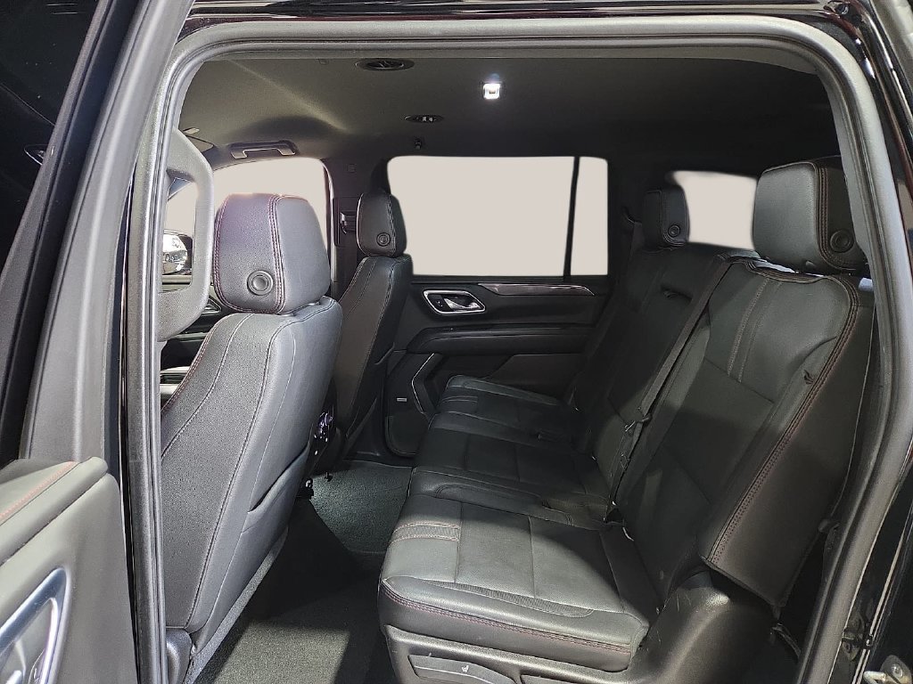 Used 2021 Chevrolet Suburban RST RWD image 14
