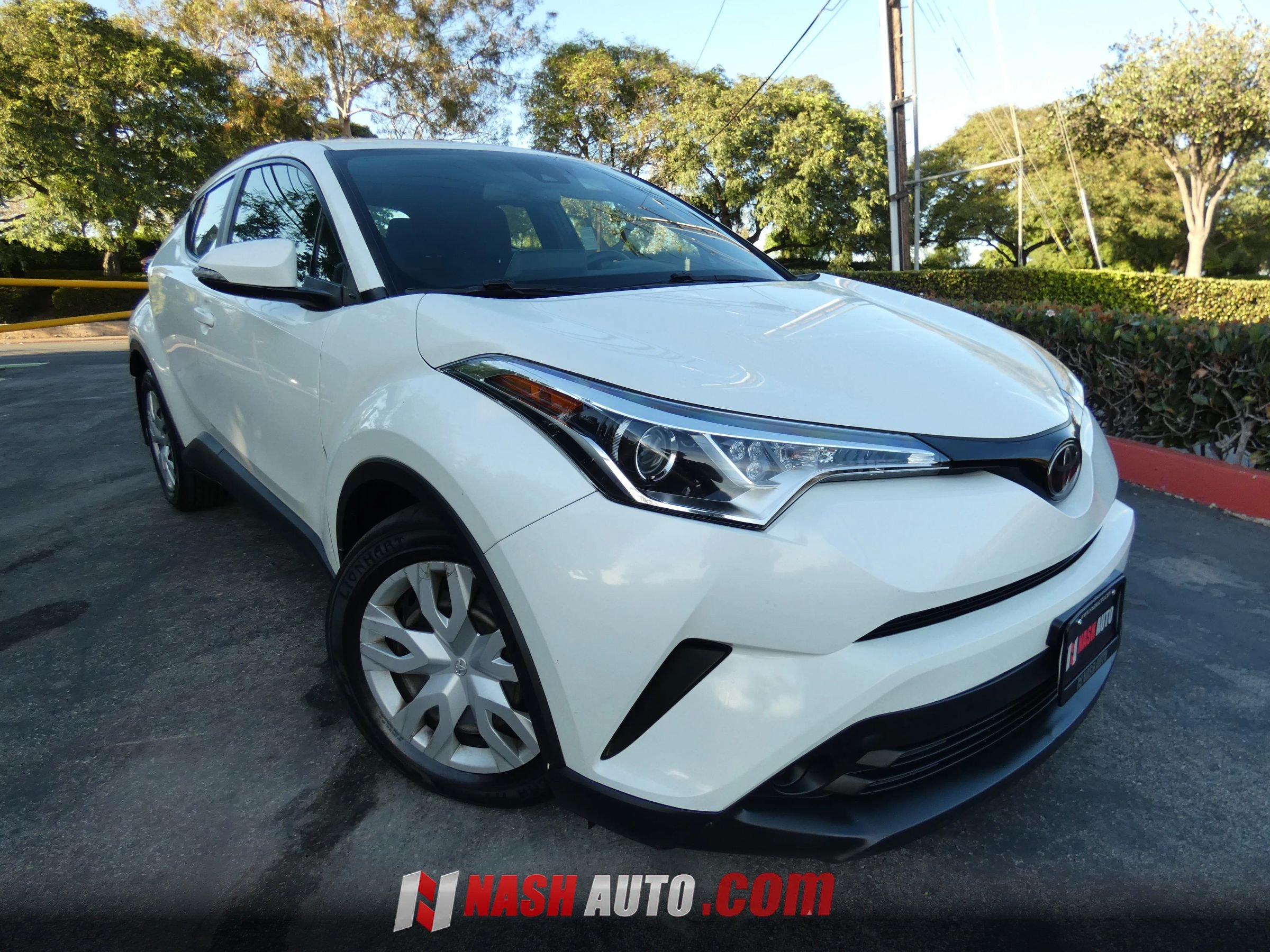 Used 2019 Toyota C-HR LE FWD image 5