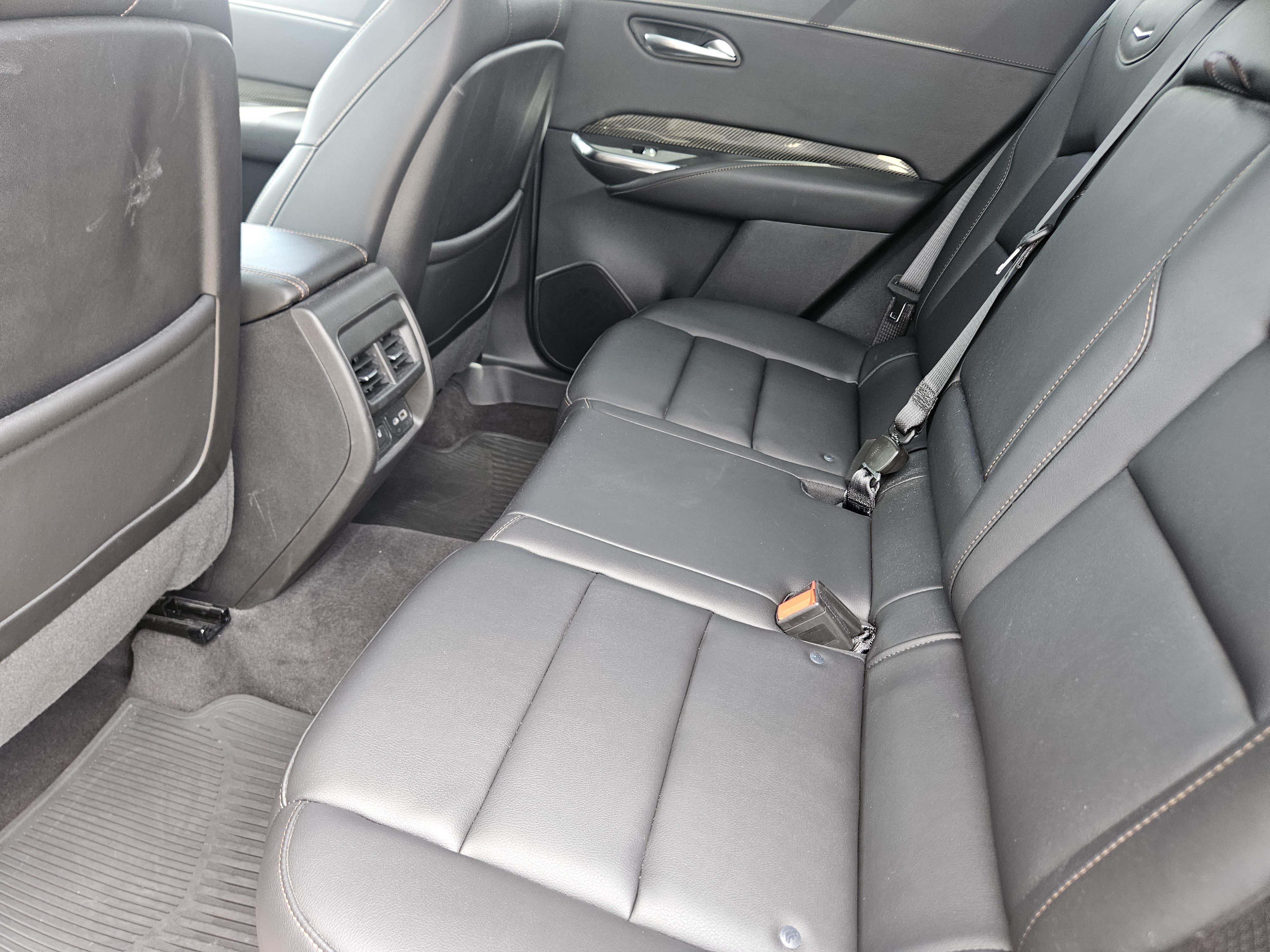 Used 2023 Cadillac XT4 Sport w/ Cold Weather Package FWD image 31
