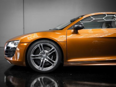 Used 2010 Audi R8 V10 AWD/4WD image 6