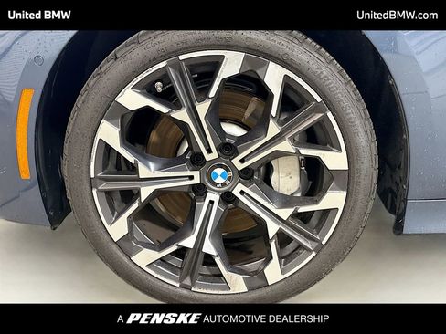 Used 2025 BMW 330i Sedan image 2