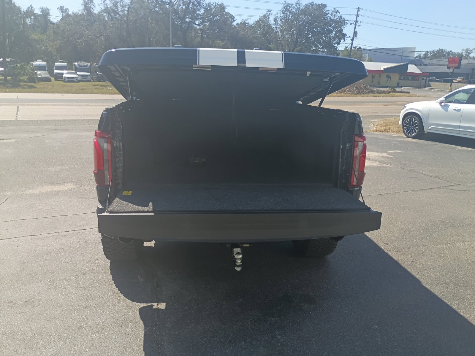 Used 2025 Ford F150 Lariat w/ Equipment Group 502A High AWD/4WD image 5