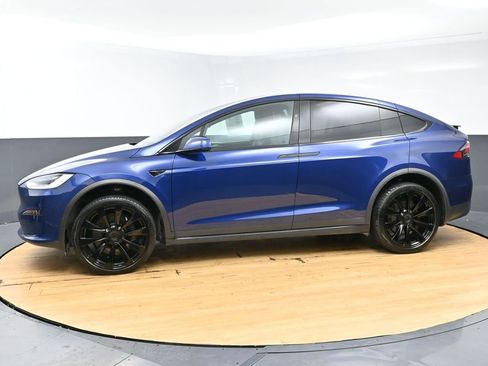 Used 2022 Tesla Model X image 5