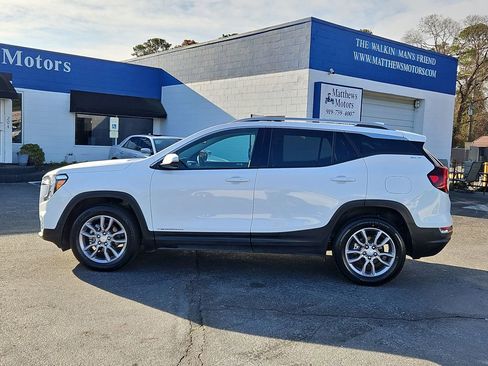 Used 2024 GMC Terrain SLT image 4