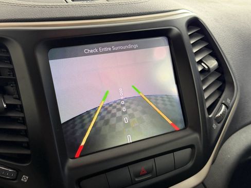 Used 2014 Jeep Cherokee Latitude w/ Cold Weather Group AWD/4WD image 41