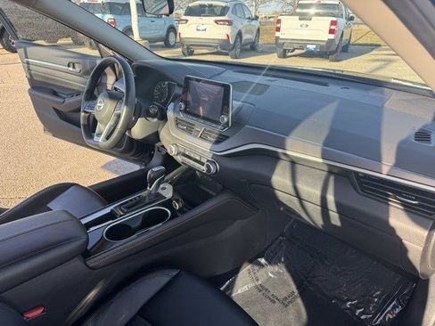 Used 2024 Nissan Altima 2.5 SR image 32