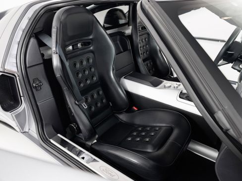 Used 2006 Ford GT RWD image 35