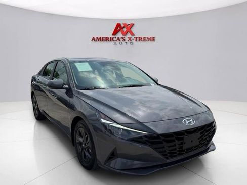 Used 2023 Hyundai Elantra SEL FWD image 8