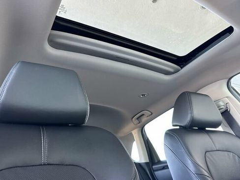 Certified 2024 Honda HR-V EX-L image 17