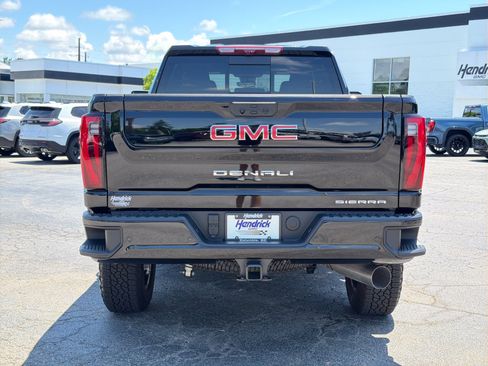Used 2026 GMC Sierra 2500 Denali w/ Technology Package AWD/4WD image 11