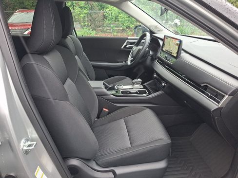 Used 2025 Mitsubishi Outlander ES AWD/4WD image 11