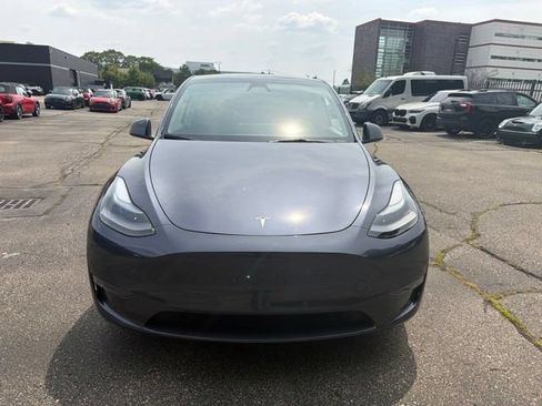 Used 2023 Tesla Model Y Long Range AWD/4WD image 5