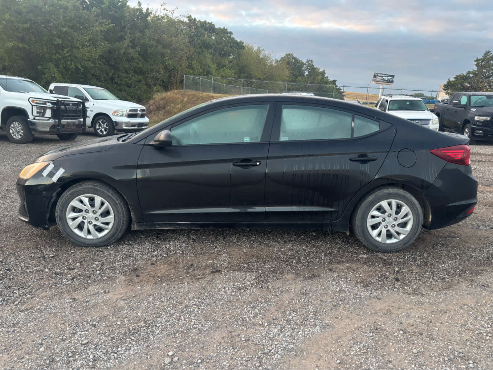 Used 2019 Hyundai Elantra SE FWD image 3