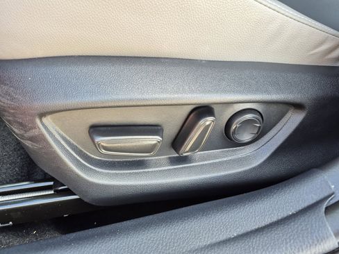 Used 2025 Toyota Camry SE w/ Multimedia Upgrade Package image 15