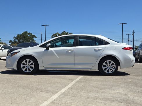 Certified 2025 Toyota Corolla LE FWD image 2