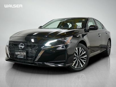 Used 2024 Nissan Altima 2.5 SV w/ SV Premium Package