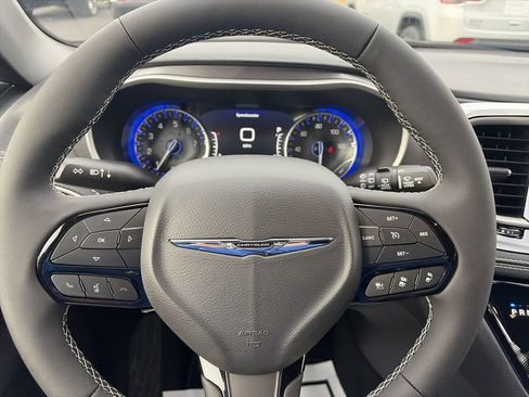 New 2026 Chrysler Pacifica Select w/ S Appearance Package FWD image 14
