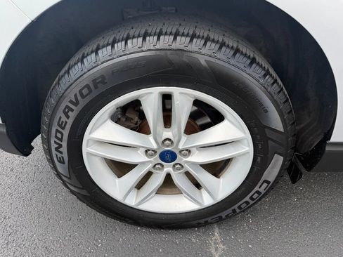 Used 2017 Ford Edge SEL w/ Equipment Group 201A AWD/4WD image 20