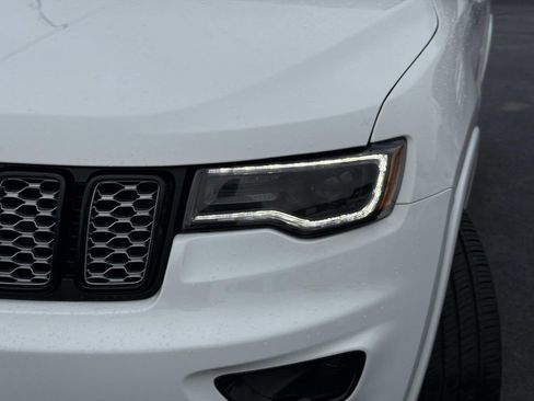 Used 2022 Jeep Grand Cherokee Laredo X AWD/4WD image 10