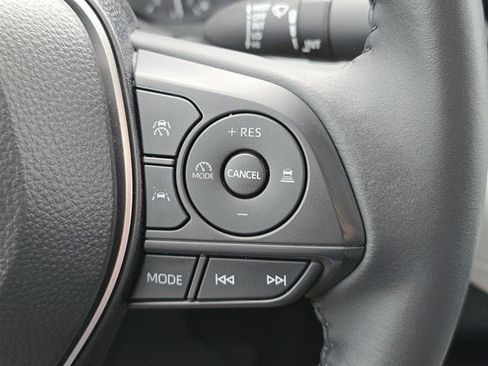 Used 2025 Toyota Corolla SE image 39