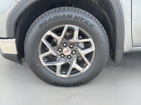 Used 2023 GMC Sierra 1500 SLT w/ SLT Premium Plus Package RWD image 40