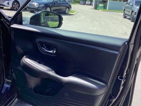 Used 2024 Honda HR-V LX image 19