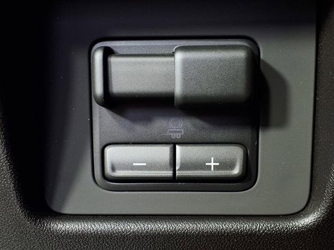 New 2026 GMC Canyon Elevation w/ Convenience Package image 12