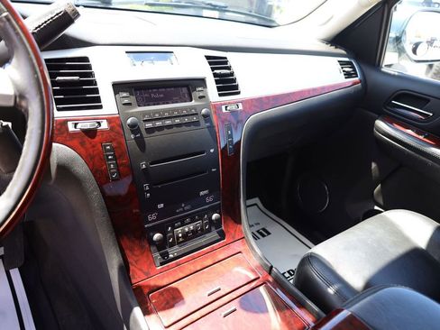 Used 2008 Cadillac Escalade AWD image 15