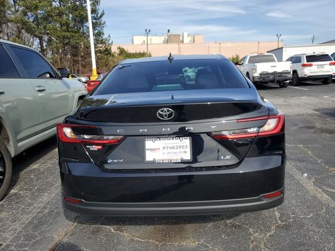Used 2026 Toyota Camry LE image 5