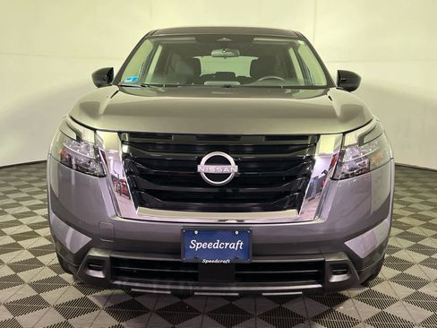 Used 2023 Nissan Pathfinder S image 2