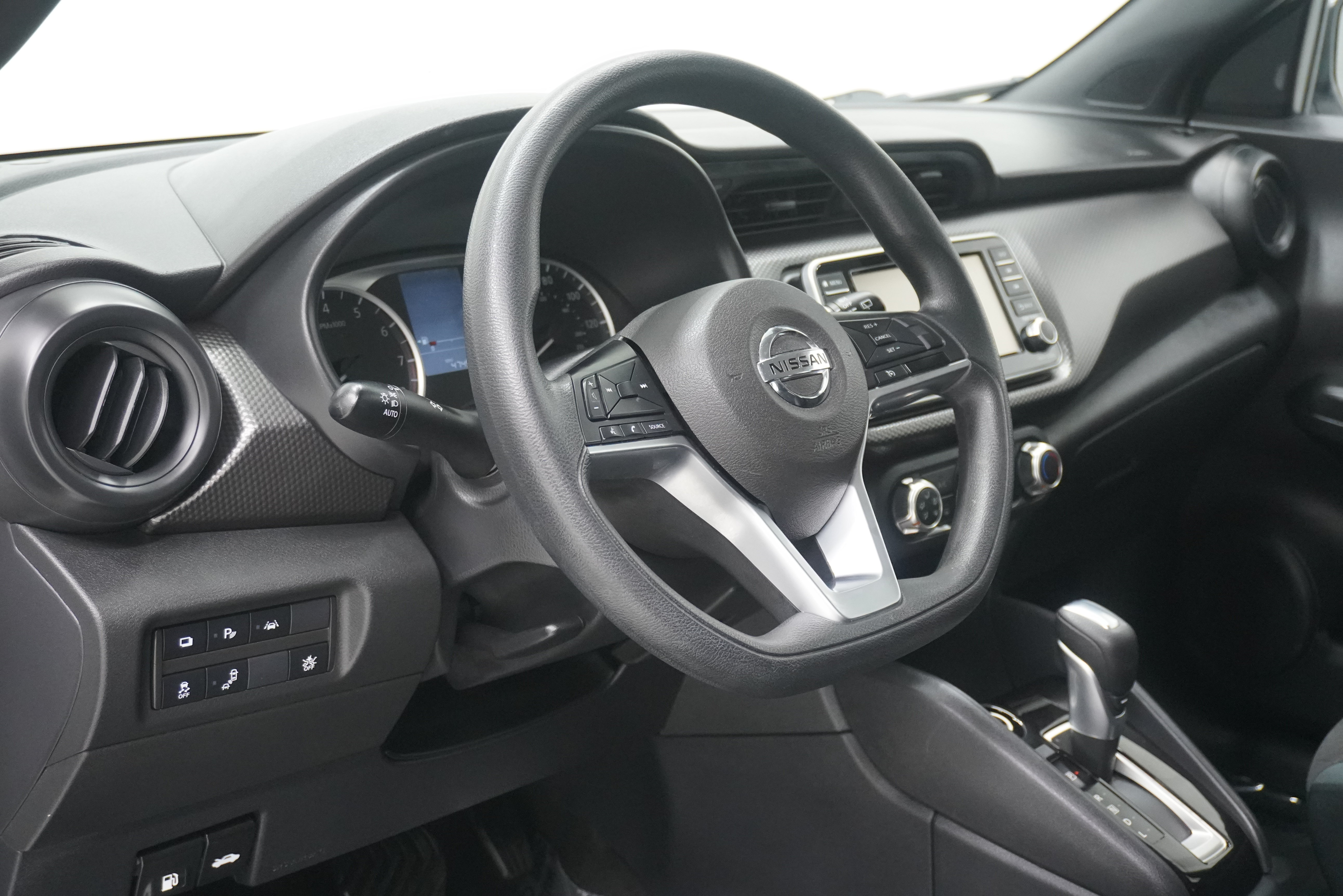 Used 2020 Nissan Kicks S FWD image 10