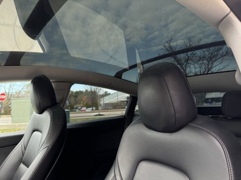 Used 2022 Tesla Model Y Performance image 21