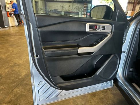 Used 2023 Ford Explorer Limited w/ Equipment Group 301A image 12