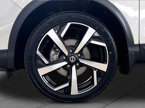 Certified 2022 Nissan Rogue Sport SL w/ Premium Package AWD/4WD image 11