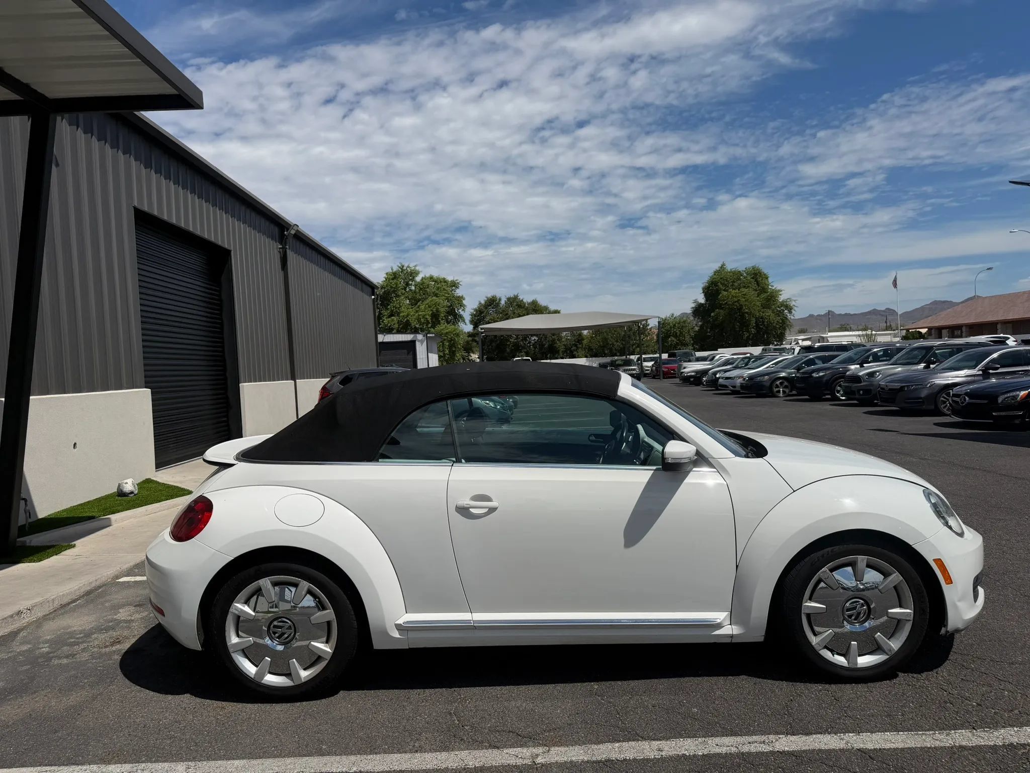 Used 2013 Volkswagen Beetle 2.5 FWD image 12