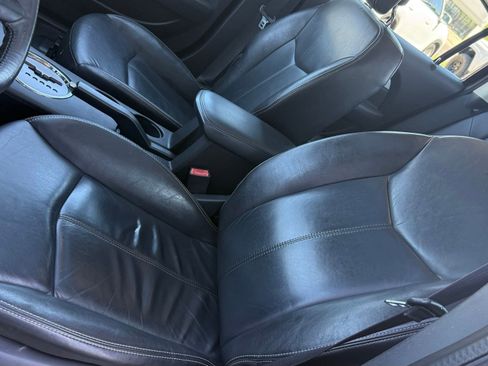 Used 2010 Chrysler Sebring Limited image 26