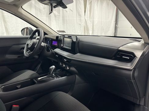 Used 2025 Nissan Kicks S AWD/4WD image 52