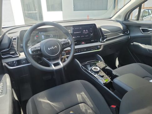 Used 2024 Kia Sportage LX FWD image 10