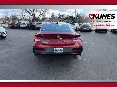 Used 2025 Hyundai Elantra SEL FWD image 6