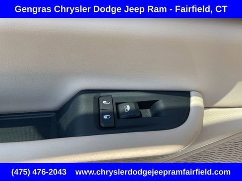 Used 2023 Jeep Grand Cherokee Limited AWD/4WD image 34