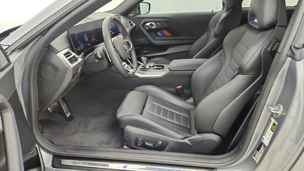 Used 2025 BMW M2 w/ Lighting Package RWD image 31