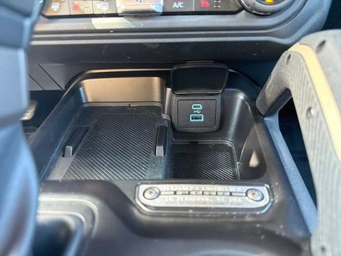 Used 2025 Ford Bronco Badlands AWD/4WD image 22