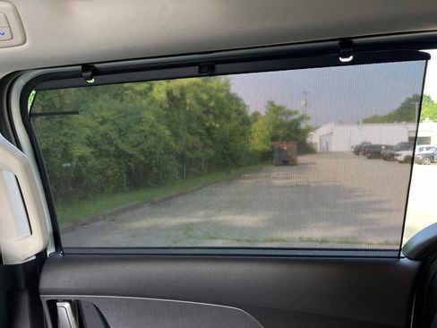 Used 2026 Kia Carnival EX FWD image 37