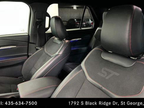 Used 2025 Ford Explorer ST AWD/4WD image 17