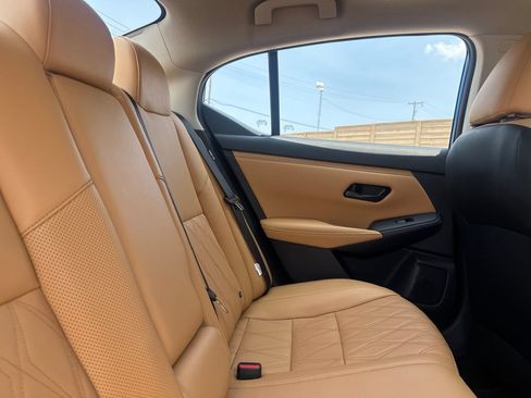 Used 2025 Nissan Sentra SV w/ SV Premium Package FWD image 31