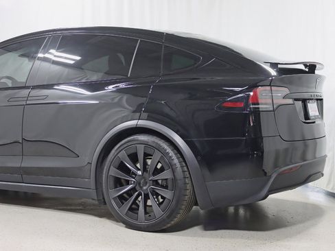 Used 2022 Tesla Model X Plaid image 11